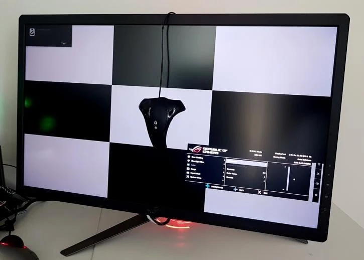 Проверка контрастности яркости монитора белым и черным