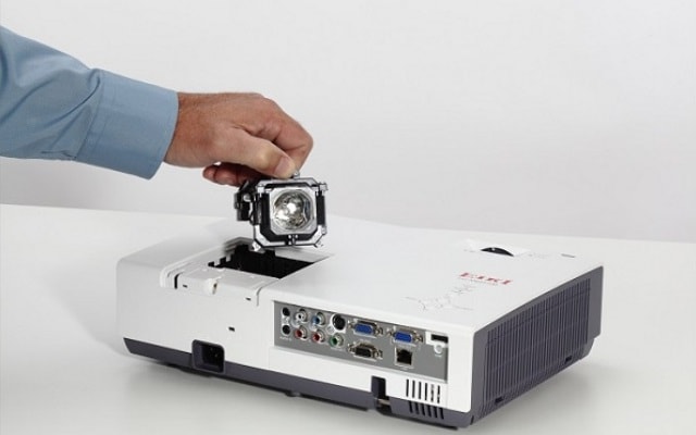 замена лампы проектора