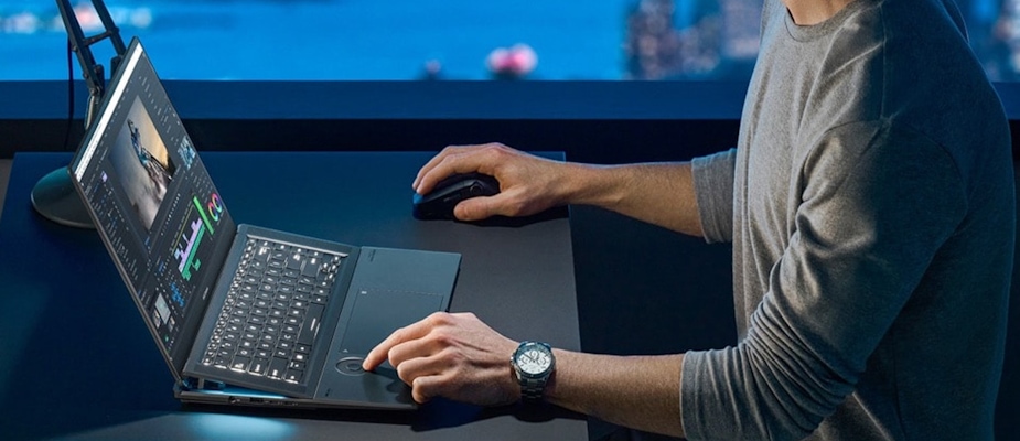 монтаж видео на ноутбуке