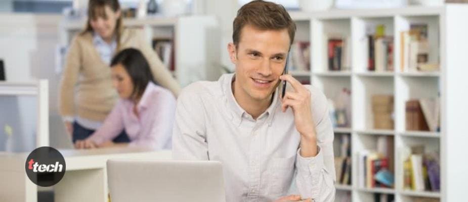 разговор по телефону