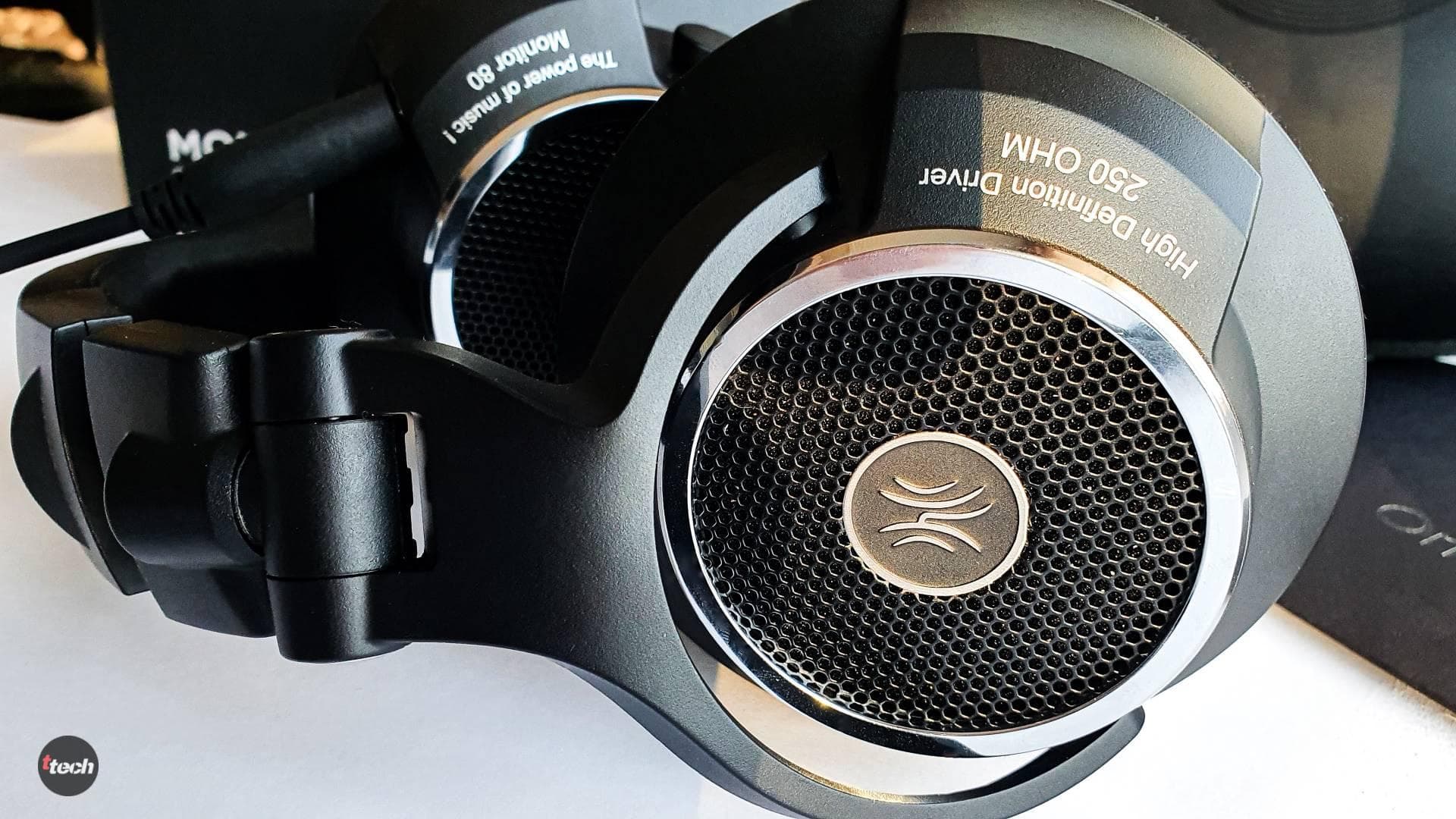 Oneodio Monitor 80 вид сбоку