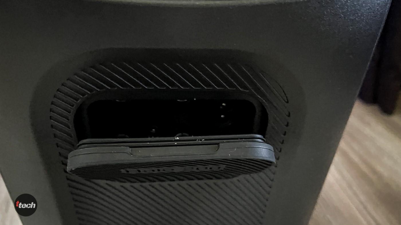 Фотография фазоинвертора колонки