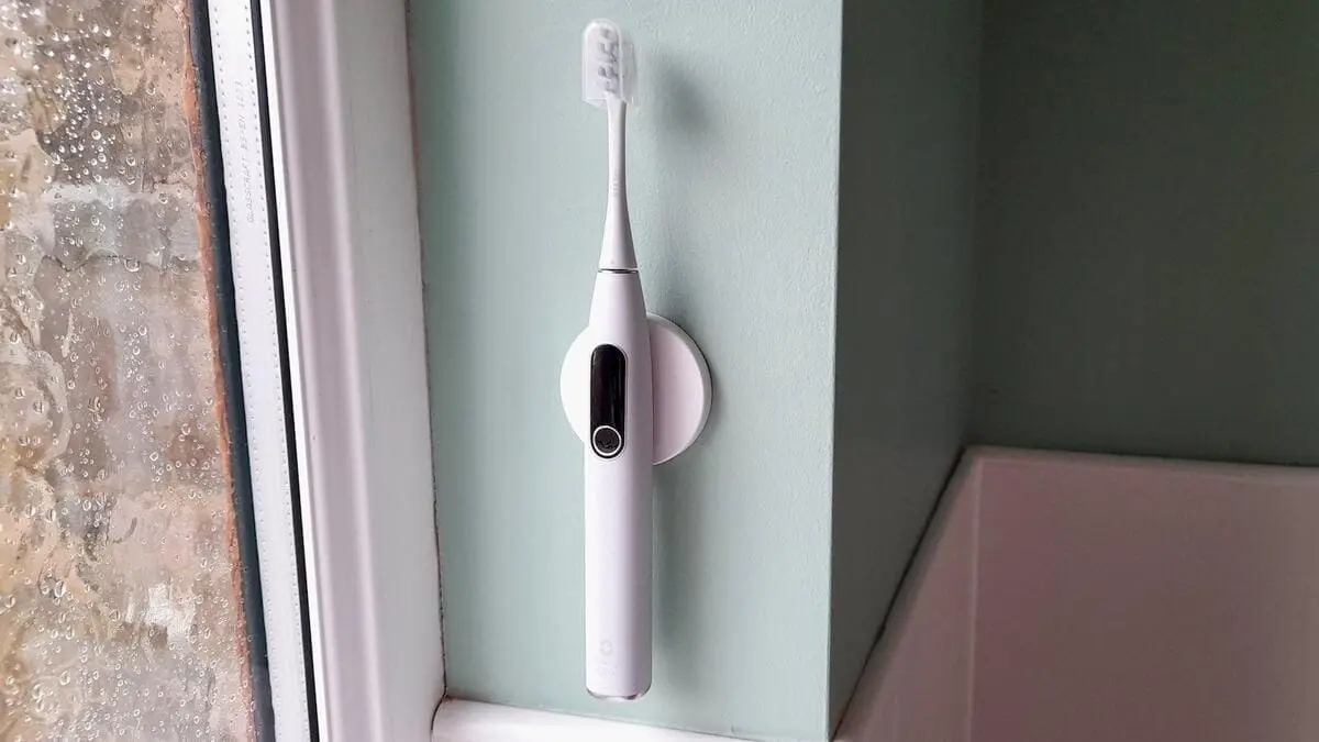 Бюджетная электрическая щётка oclean x pro elite