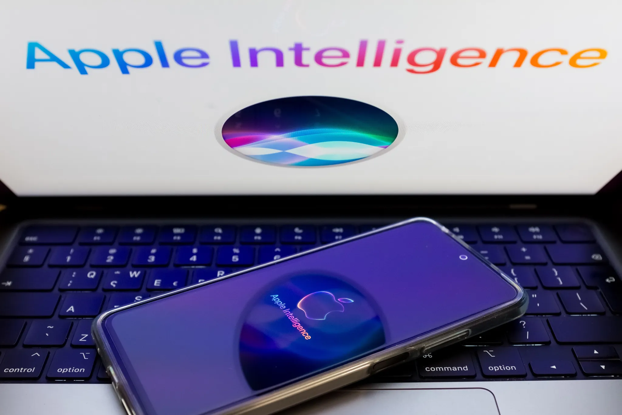 Apple Intelligence покоряет мир: новые языки и умная Siri уже скоро!"