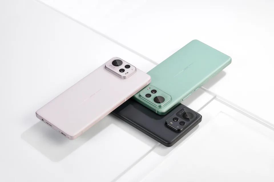 Sage Green (зелёный), Ebony ASUS Zenfone 12 Ultra Black (чёрный), Sakura White (белый)