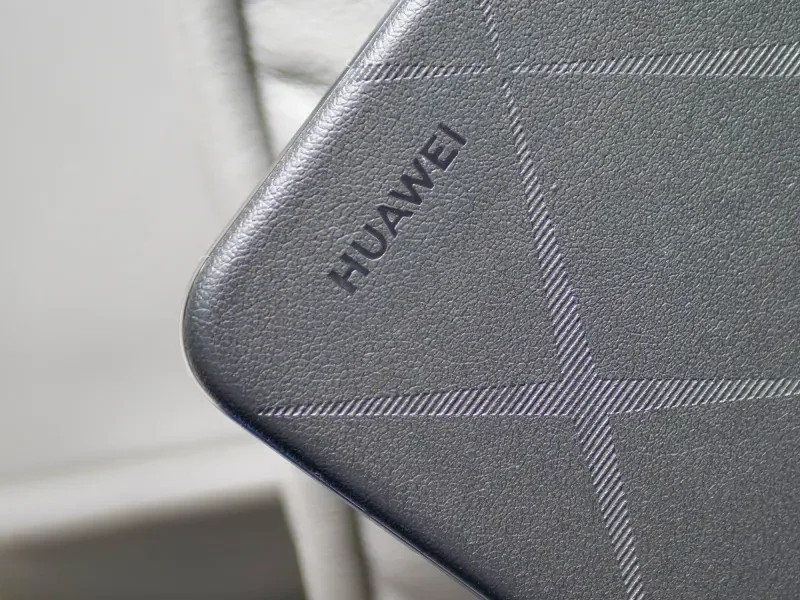 Huawei готовит революцию: смартфон с выдвижным экраном