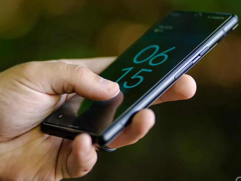 Новая фича в Android 16: разблокировка отпечатком без включения экрана