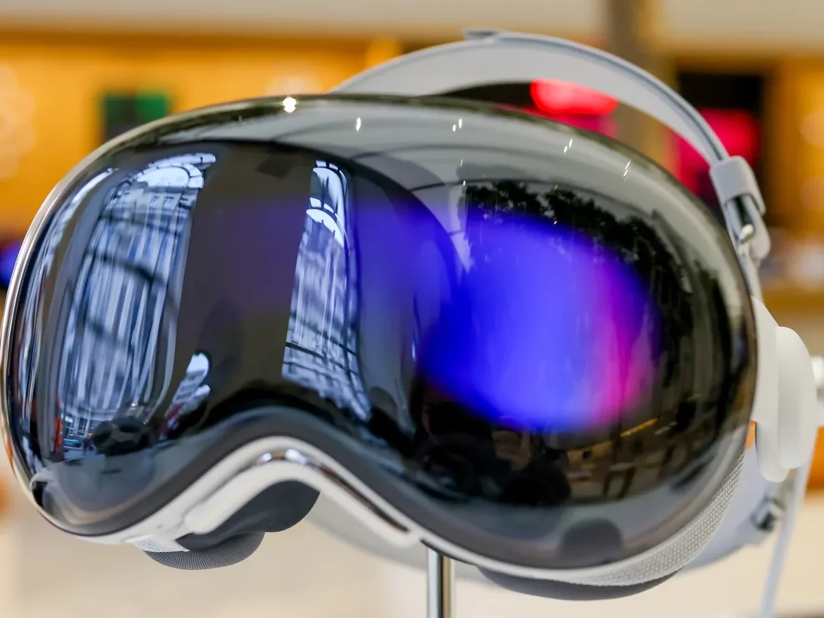 Apple готовит две версии Vision Pro
